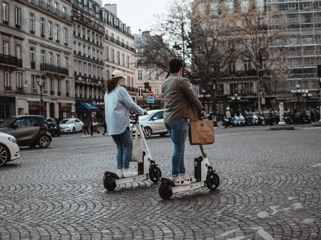 découvrez les meilleures pratiques pour un voyage durable, des conseils pour réduire votre empreinte écologique tout en explorant le monde, et des destinations qui préservent l'environnement.