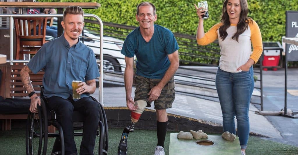 découvrez le cornhole, un jeu convivial de lancer de sacs sur planche, parfait pour les barbecues, les fêtes et les événements en plein air. apprenez les règles, les stratégies et les astuces pour devenir un pro du cornhole et amusez-vous avec vos amis et votre famille !